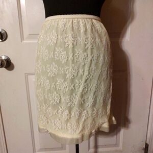 Vintage Cream Lace Half Slip